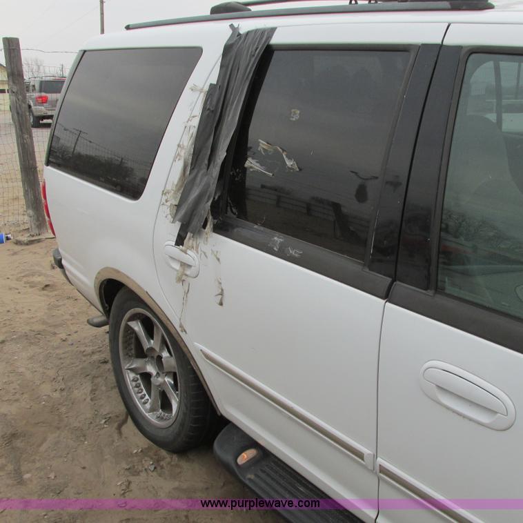 image for item I5502 2000 Ford Expedition XLT SUV