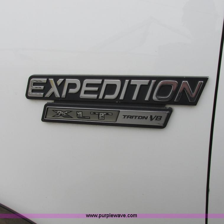 image for item I5502 2000 Ford Expedition XLT SUV