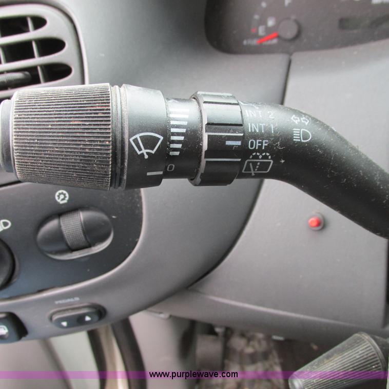 image for item I5502 2000 Ford Expedition XLT SUV