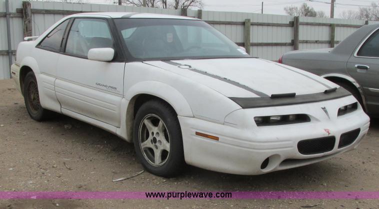 image for item I5503 1996 Pontiac Grand Prix SE