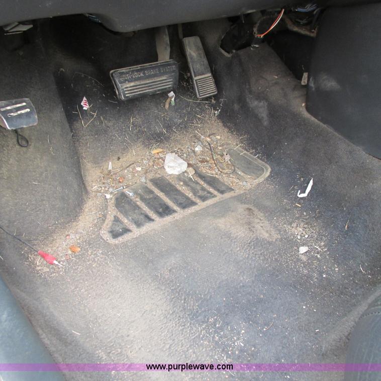 image for item I5503 1996 Pontiac Grand Prix SE