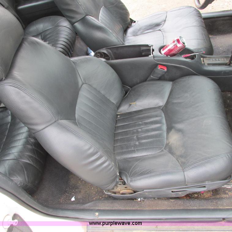 image for item I5503 1996 Pontiac Grand Prix SE