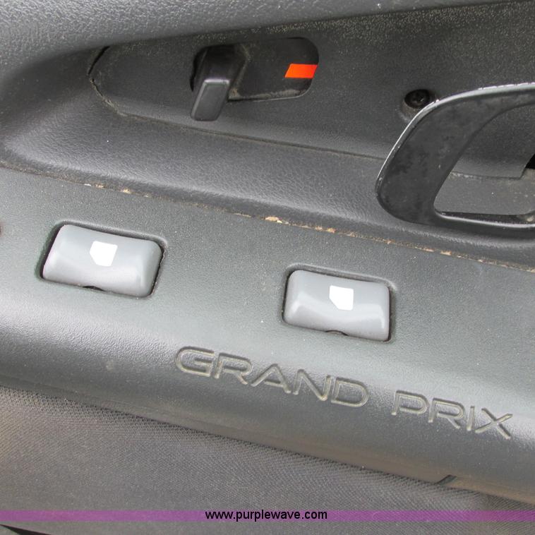 image for item I5503 1996 Pontiac Grand Prix SE