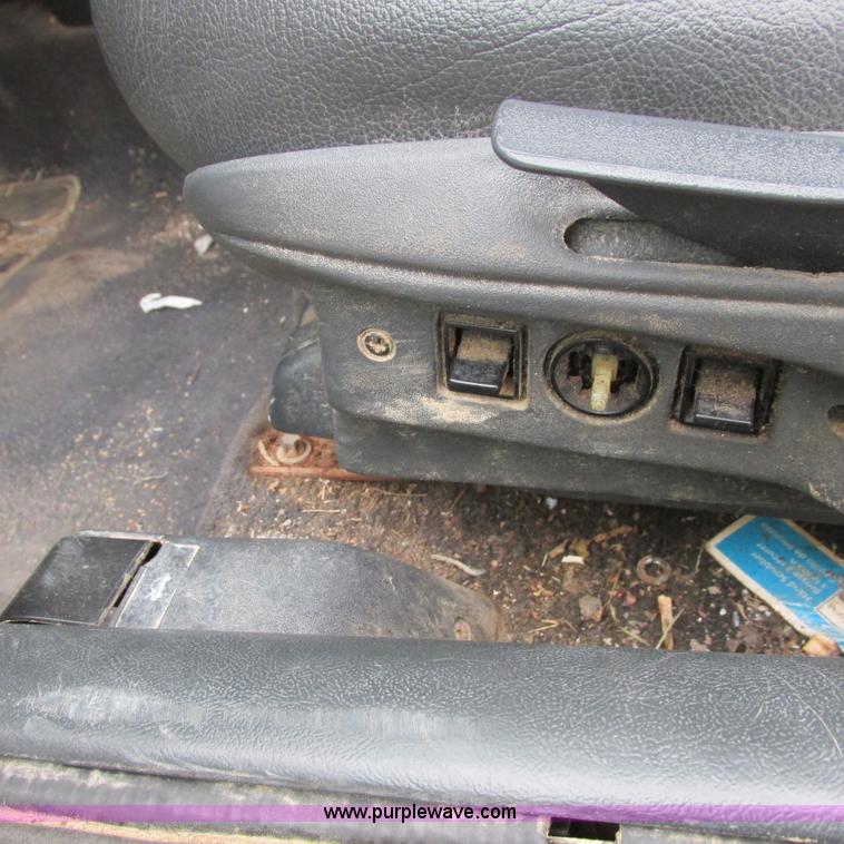 image for item I5503 1996 Pontiac Grand Prix SE