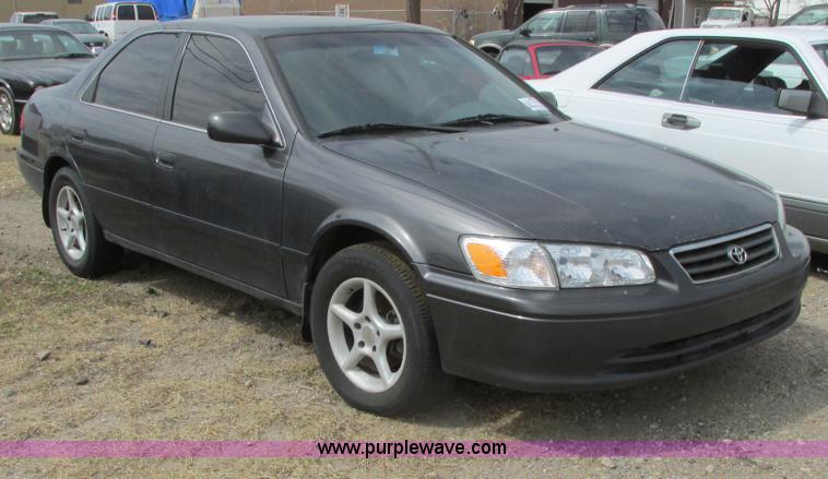 image for item I5504 2000 Toyota Camry LE