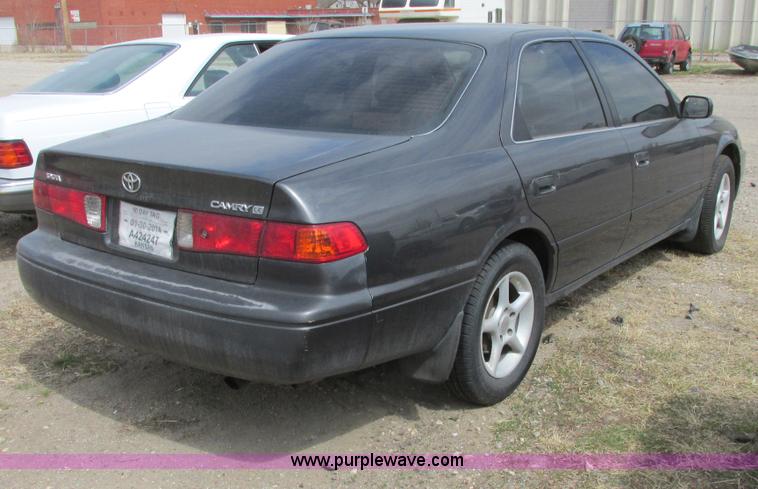 image for item I5504 2000 Toyota Camry LE