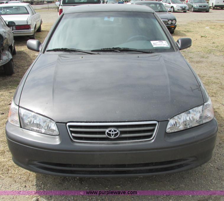 image for item I5504 2000 Toyota Camry LE