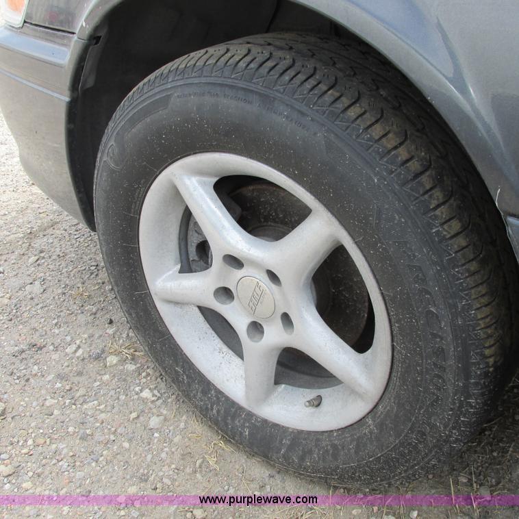 image for item I5504 2000 Toyota Camry LE