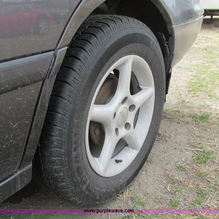 image for item I5504 2000 Toyota Camry LE