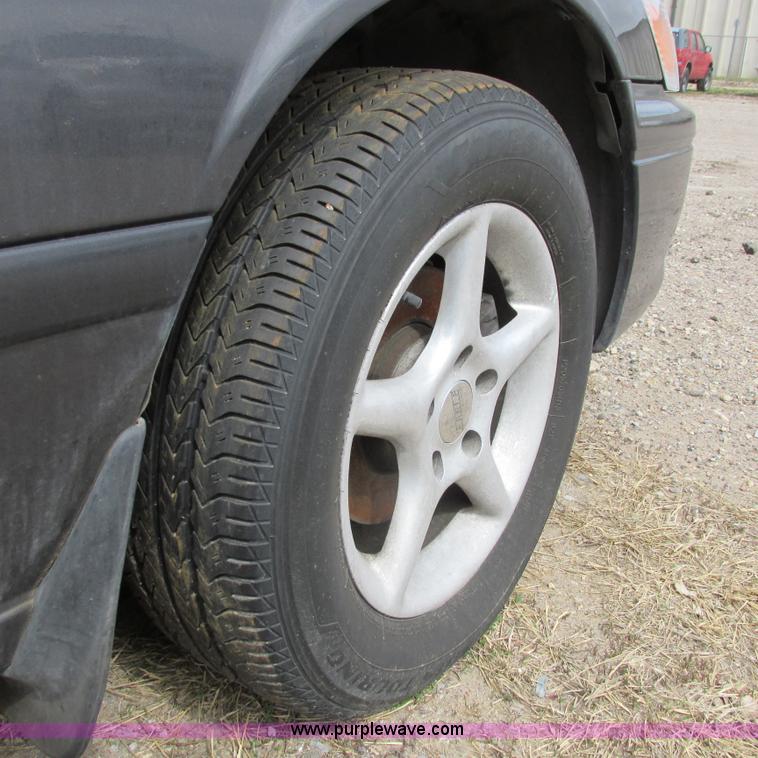 image for item I5504 2000 Toyota Camry LE