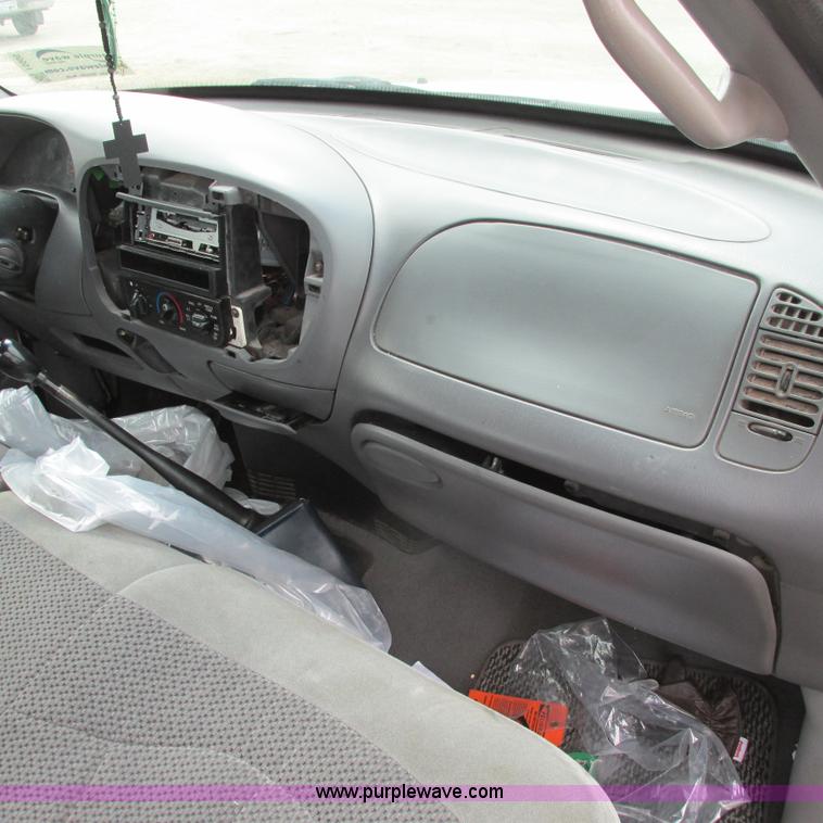 image for item I5505 1999 Ford F150 XL pickup truck