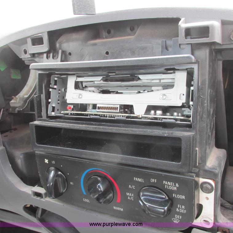 image for item I5505 1999 Ford F150 XL pickup truck