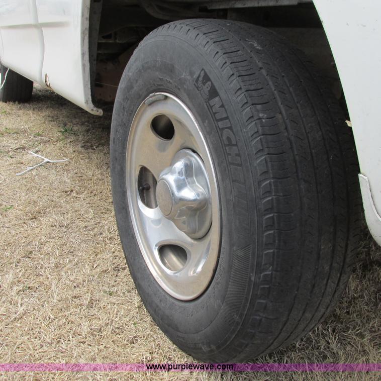 image for item I5505 1999 Ford F150 XL pickup truck