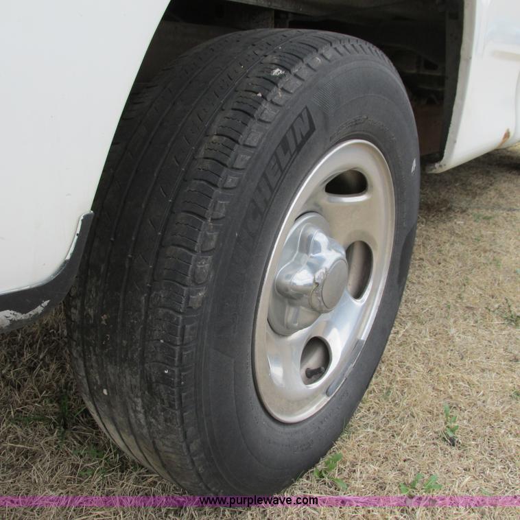 image for item I5505 1999 Ford F150 XL pickup truck