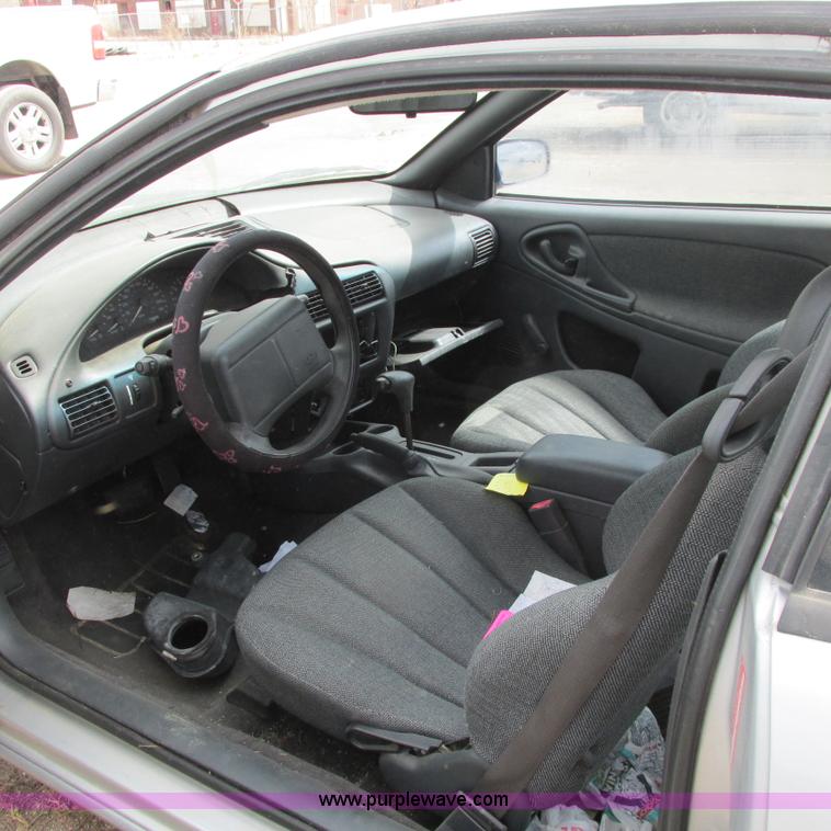 image for item I5507 2002 Chevrolet Cavalier