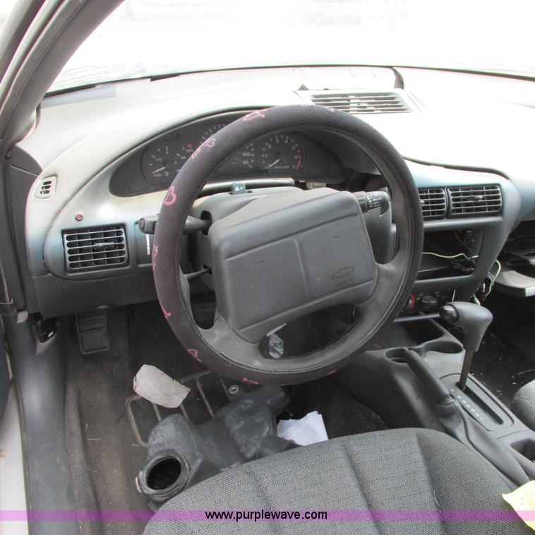 image for item I5507 2002 Chevrolet Cavalier