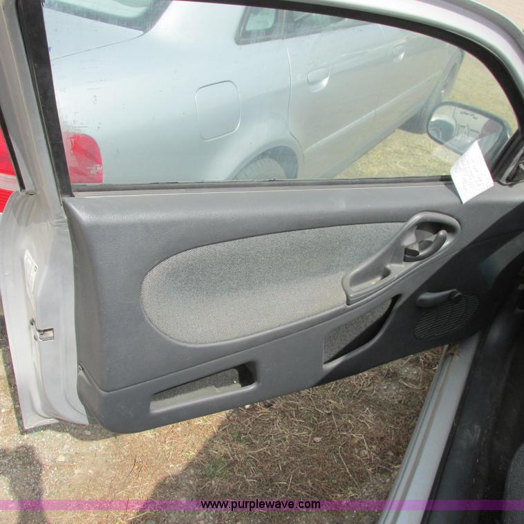 image for item I5507 2002 Chevrolet Cavalier