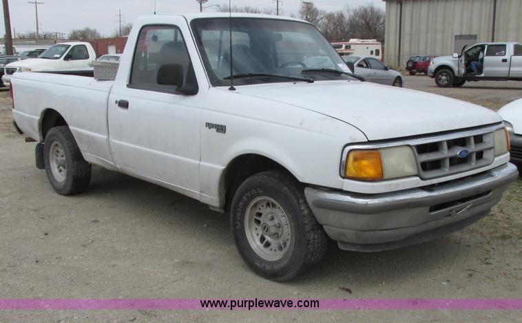 image for item I5508 1993 Ford Ranger XLT pickup truck