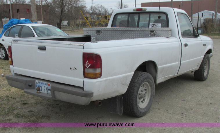 image for item I5508 1993 Ford Ranger XLT pickup truck