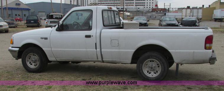 image for item I5508 1993 Ford Ranger XLT pickup truck