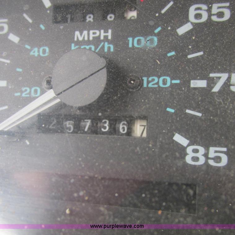 image for item I5508 1993 Ford Ranger XLT pickup truck