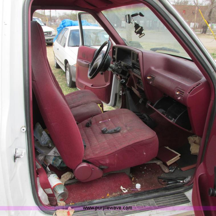 image for item I5508 1993 Ford Ranger XLT pickup truck