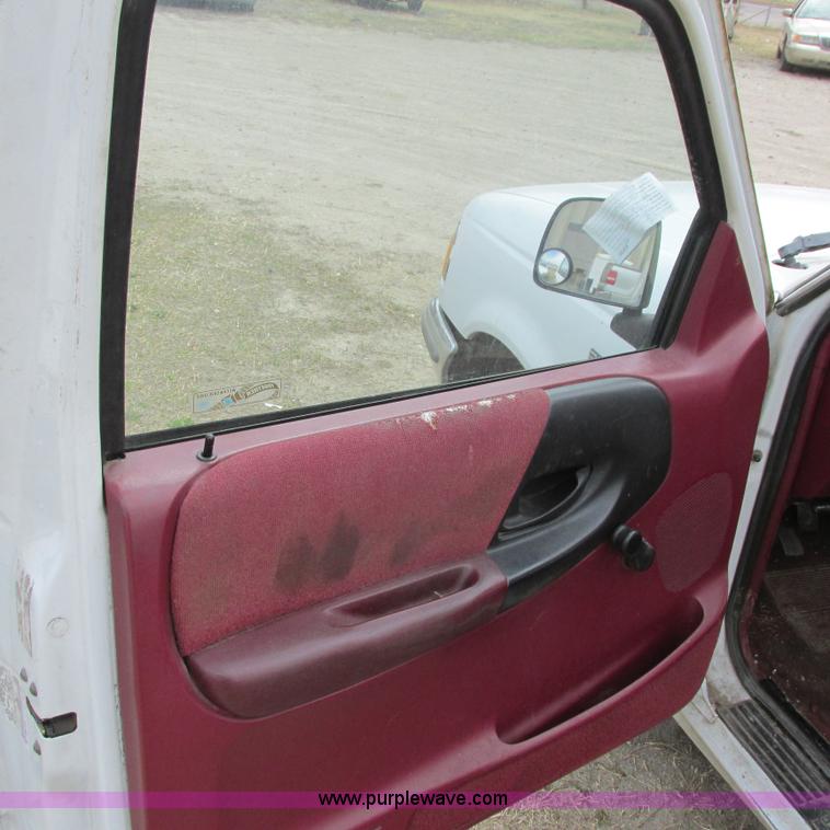 image for item I5508 1993 Ford Ranger XLT pickup truck