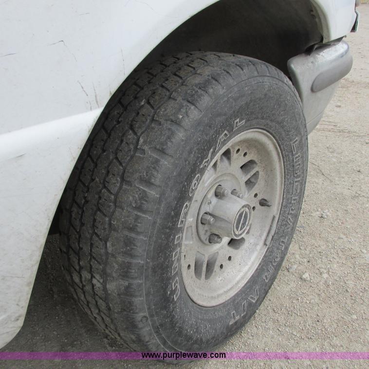 image for item I5508 1993 Ford Ranger XLT pickup truck