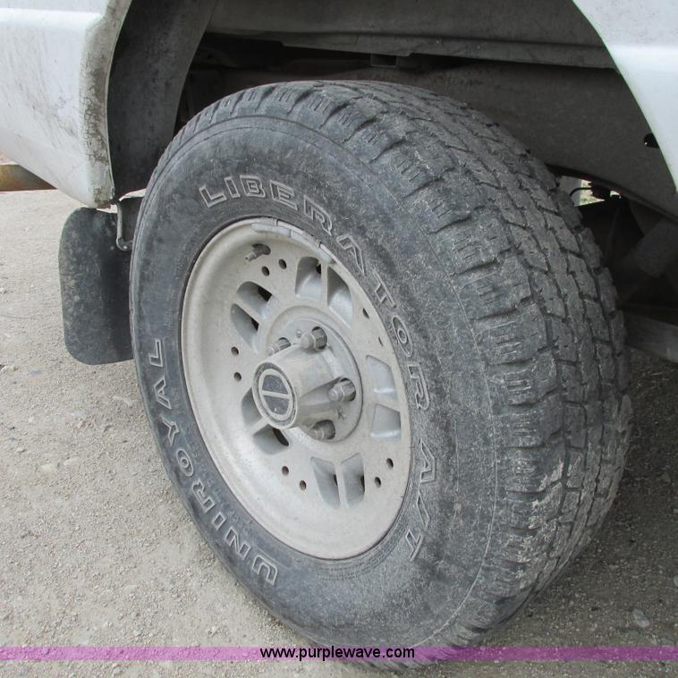 image for item I5508 1993 Ford Ranger XLT pickup truck