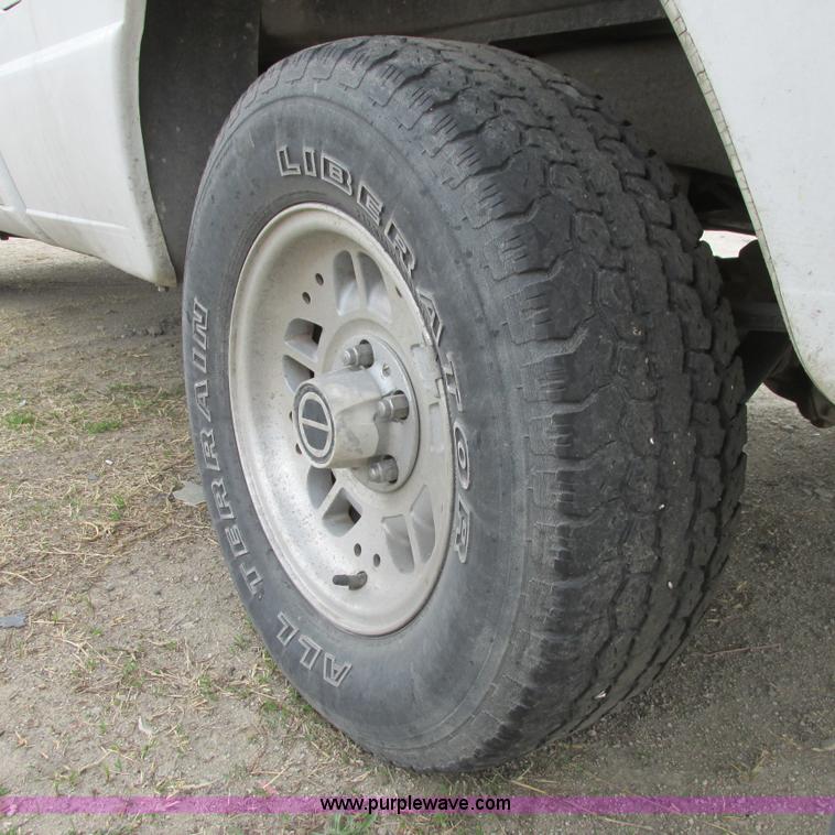 image for item I5508 1993 Ford Ranger XLT pickup truck