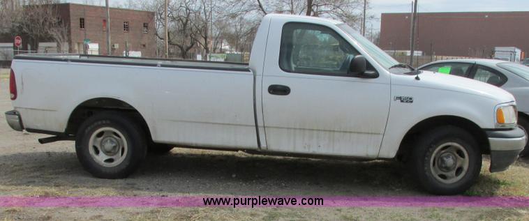 image for item I5509 2001 Ford F150 XL pickup truck