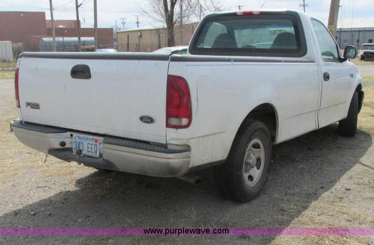 image for item I5509 2001 Ford F150 XL pickup truck