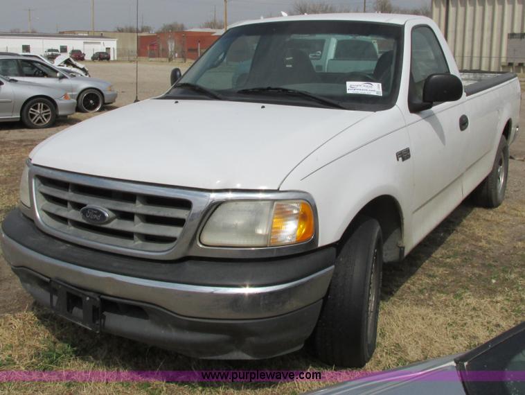 image for item I5509 2001 Ford F150 XL pickup truck