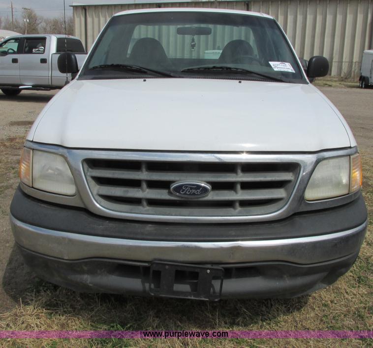 image for item I5509 2001 Ford F150 XL pickup truck