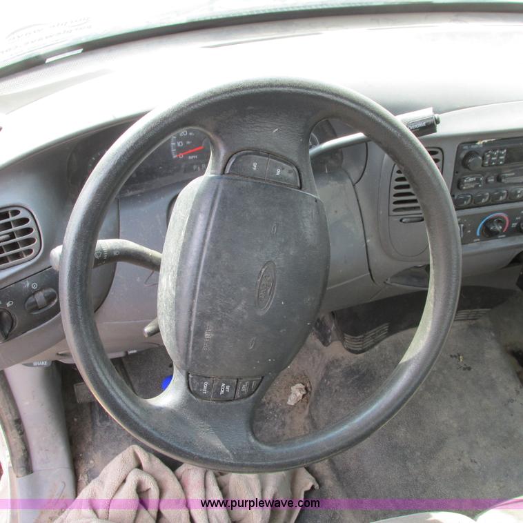 image for item I5509 2001 Ford F150 XL pickup truck