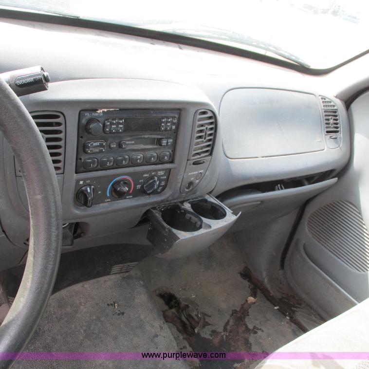 image for item I5509 2001 Ford F150 XL pickup truck