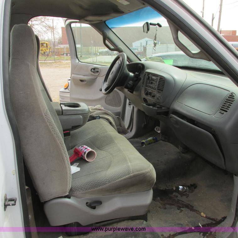 image for item I5509 2001 Ford F150 XL pickup truck