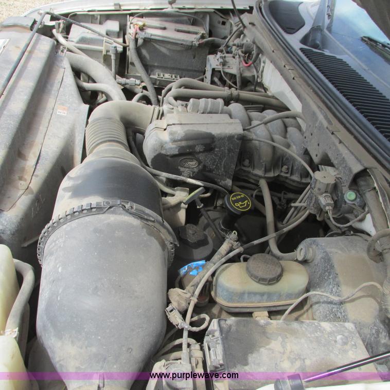 image for item I5509 2001 Ford F150 XL pickup truck