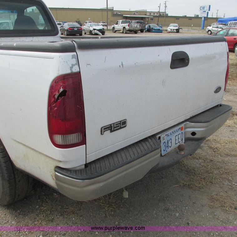 image for item I5509 2001 Ford F150 XL pickup truck