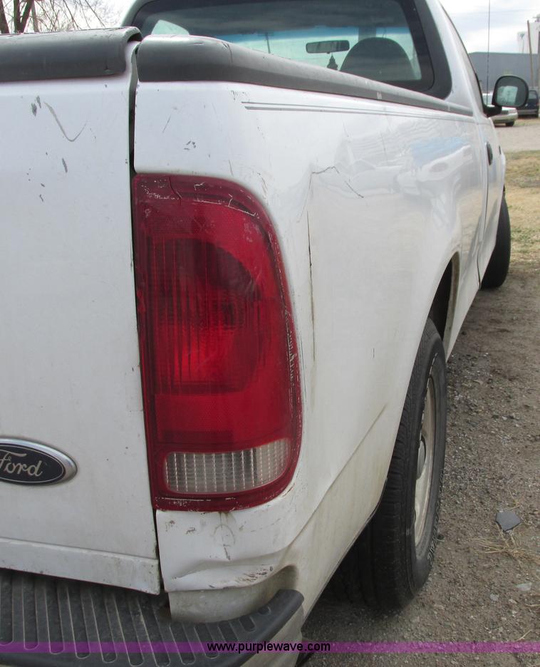 image for item I5509 2001 Ford F150 XL pickup truck