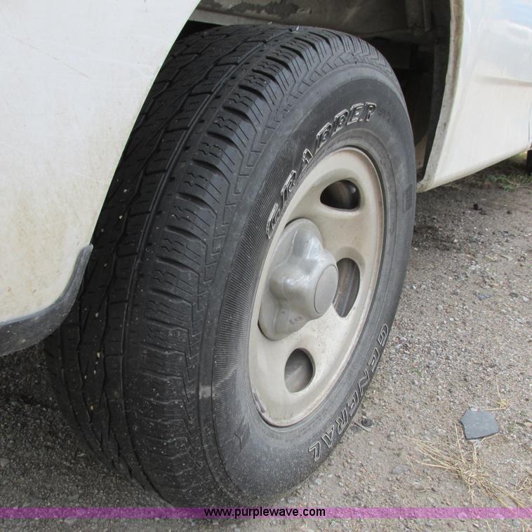 image for item I5509 2001 Ford F150 XL pickup truck