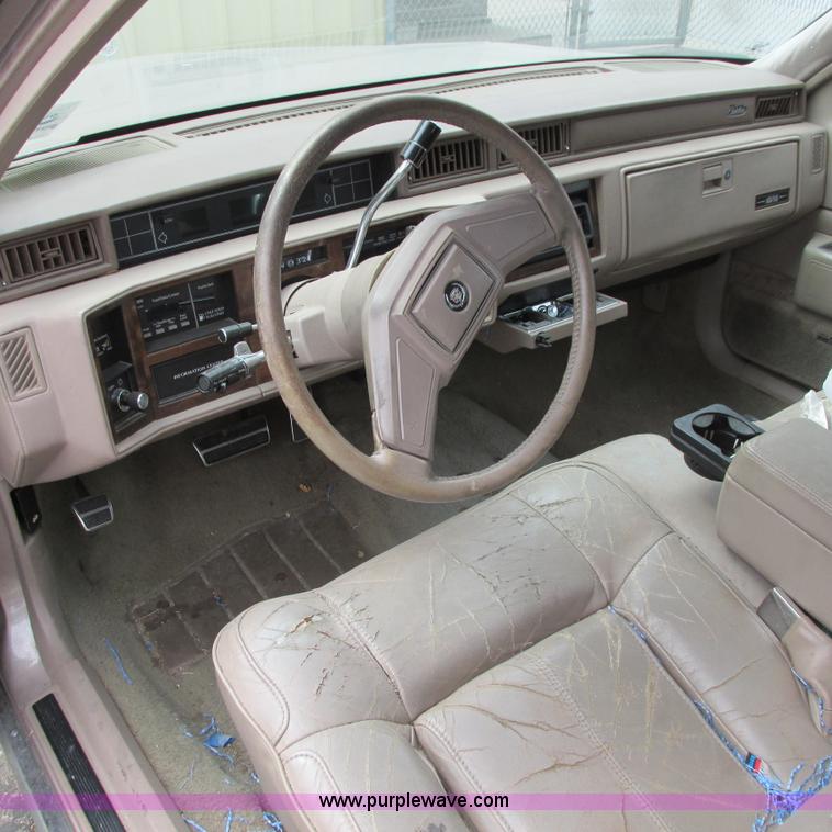 image for item I5514 1989 Cadillac DeVille