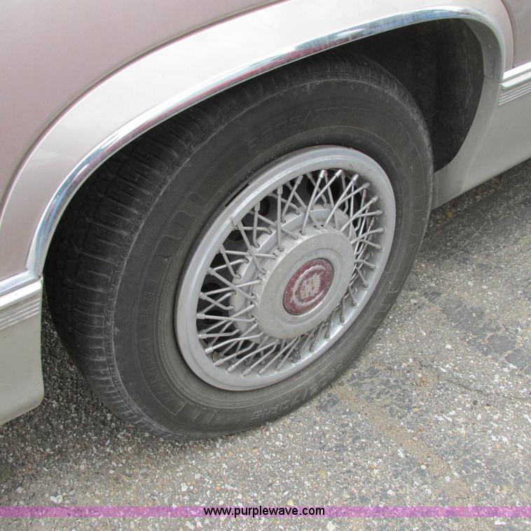 image for item I5514 1989 Cadillac DeVille
