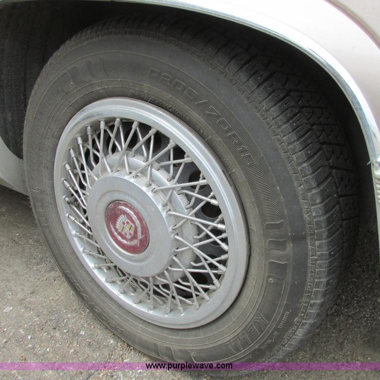 image for item I5514 1989 Cadillac DeVille