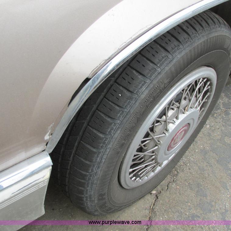 image for item I5514 1989 Cadillac DeVille