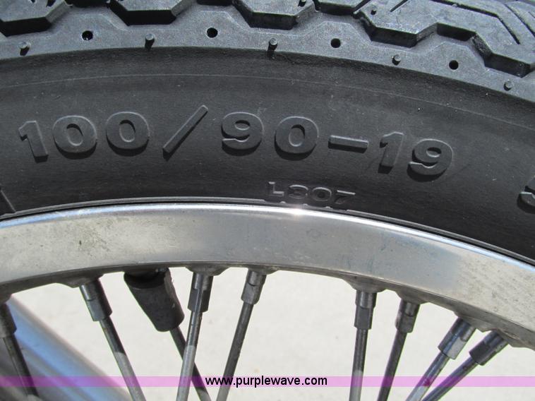 image for item AC9932 2001 Suzuki Intruder motorcycle