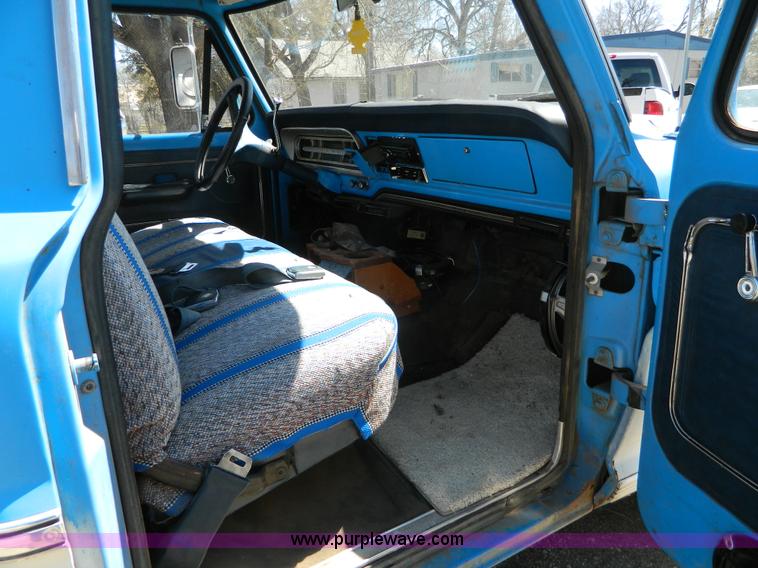 image for item AD9852 1972 Ford F100 Explorer pickup truck