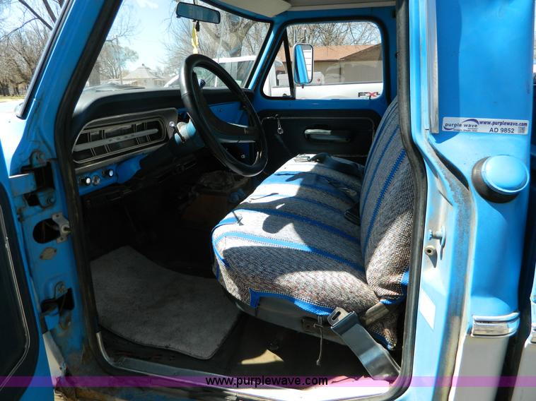 image for item AD9852 1972 Ford F100 Explorer pickup truck