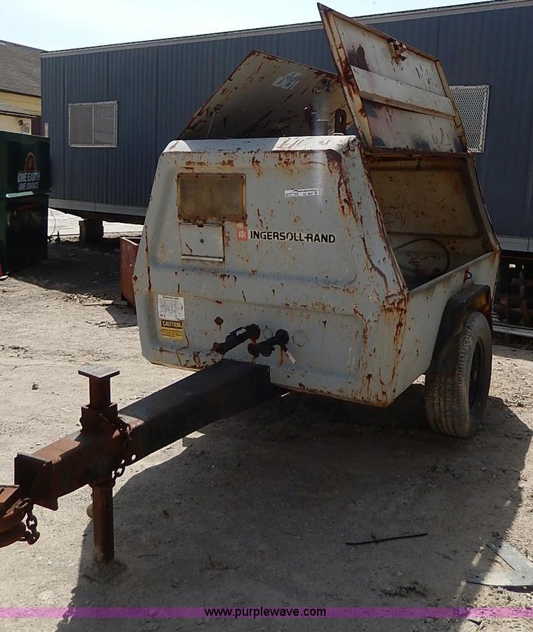 image for item AX9021 Ingersoll Rand air compressor trailer