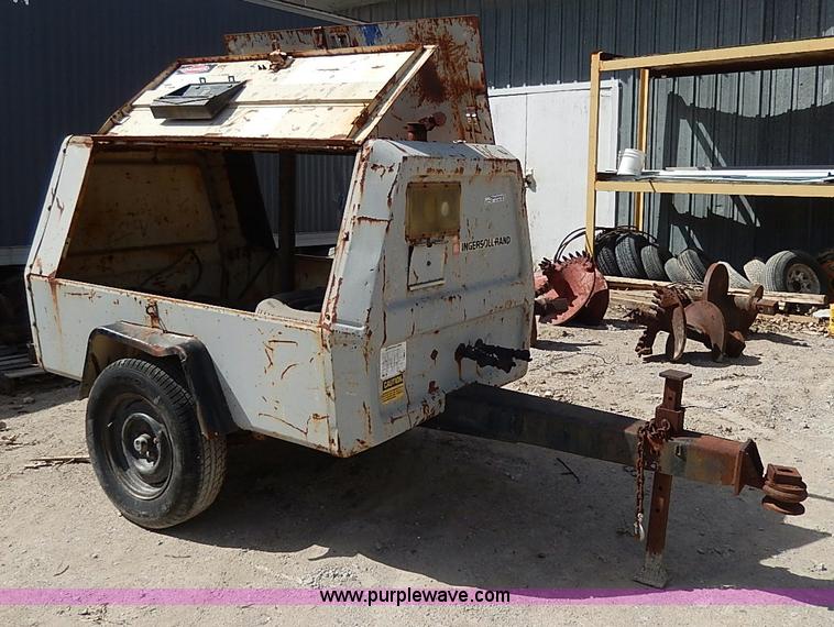 image for item AX9021 Ingersoll Rand air compressor trailer